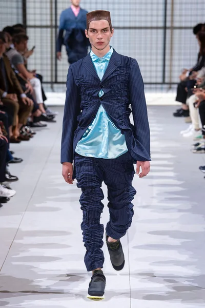 Look 12